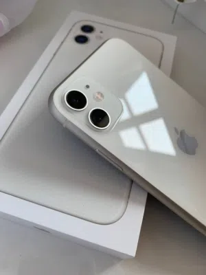 Apple iPhone 11 128 GB in Al Sharqiya