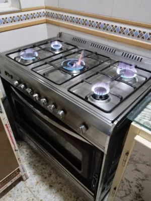طباخ كبير للبيع