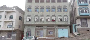 3 Floors . 600 m2 . Landlord2
