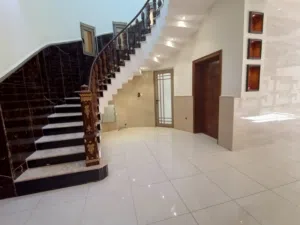 بيت تجاري سكني حديث للإيجار في للإيجار في المطيحة يؤجر للعوائل وللشركات والمؤسسات والمكاتب