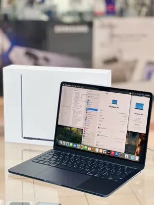 MACBOOK AIR M4 CHIL 8 DAYS OMLY USED 16 GB RAM 256 GB