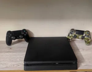 بلايستيشن 4 سلم معو يدين2 و سي دي GTA