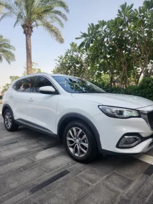 MG HS 2020 WHITE ( LOW MILEAGE )