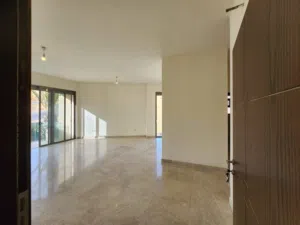 شقة فارغة للبيع في عبدون ref : 14334