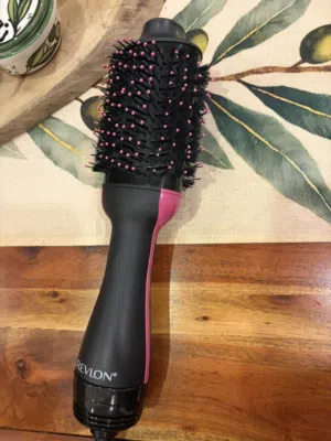 Revlon One-Step Blow Dry Brush – Black & Pink