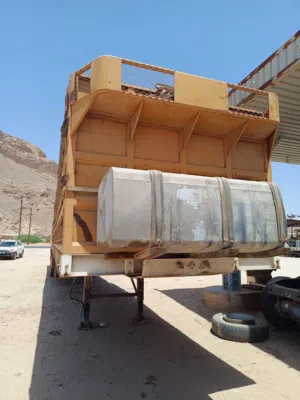 عربيه جوانب طول 18متر قاعده 16جنوط صاج 24صناعه سعوديه بحاله جيده جدا