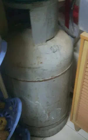 empty gas cylnder