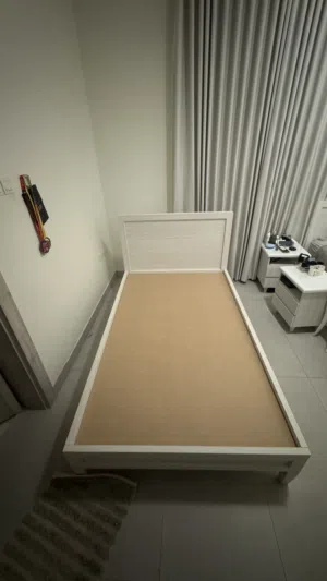 سرير نوم مستعمل