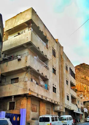 عمارة سكنية كبيرة