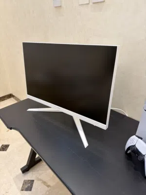 شاشه قيمز للسوني و البيسي ما بتندم إذا خذتها والله و ترا عليها خصم الين الأربعاء المساء ب 600