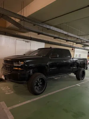 Used Chevrolet Silverado in Abu Dhabi