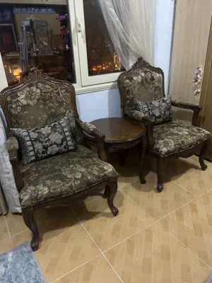 2 كنبه ملكي مع طاولة دائرية