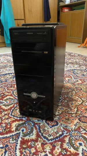 كمبيوتر للبيع بحالة ممتازة