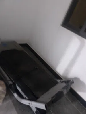 جهاز مشي مرتب ونظيف