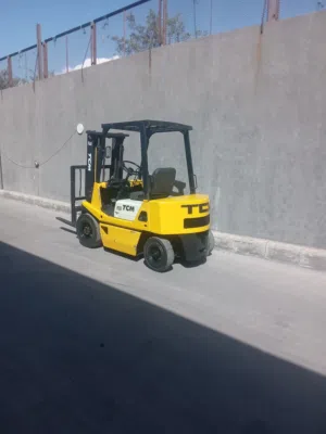 رافعه شوكيه نوع ت س م  ديزل  جير عادي حمولت 2 طن ونص البيع