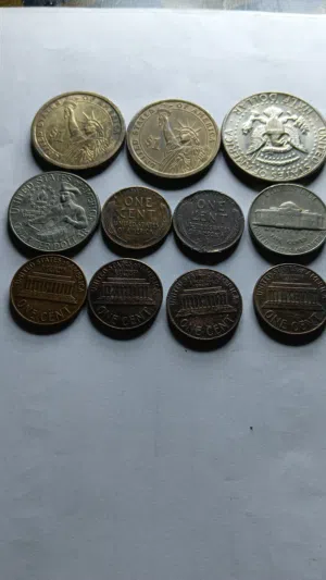 عملات امريكية..السعر مزايدة