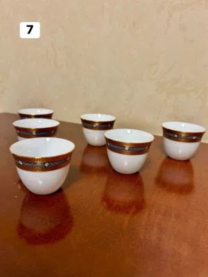 فناجين قهوة و شاي