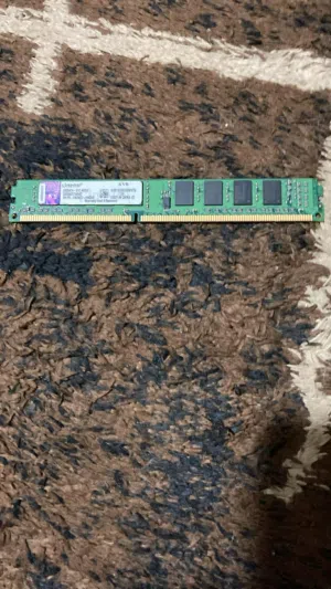 هذا المنتج عبارة عن وحدة ذاكرة الوصول العشوائي (RAM) من نوع DDR3 للكمبيوتر المحمول (Laptop).