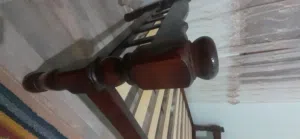 أسرة خشبية