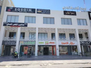 متوفر مساحات تجارية و محلات و مكاتب في الجهراء
