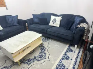 صالون تركي فاخر مريح جدا شبه جديد مع الطاولة والبساط