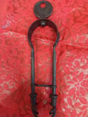 ملقط فحم اثري لبيع