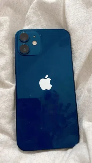 iPhone 12 حاله ممتازه يبي ايسي تغطيه بس وباقي زي لوز