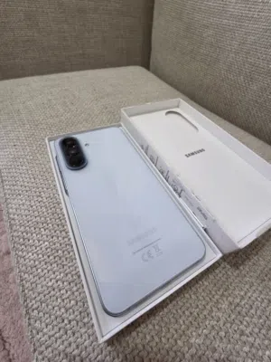 رام 12 Samsung A57 بحالة الوكاله