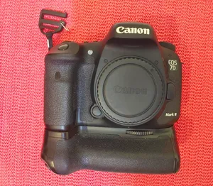Canon 7 D mark 2 with battery grip