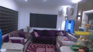 طقم كنب خشب سويد اسفنج ضغط الظهر بوليستر مع السجاده للبيع المستعجل  الموقع الزرقاء الجديده حي الاسكا