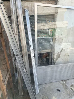 باب المنيوم سحاب مع غال
