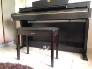 YAMAHA piano for sale, excellent condition, hardly used