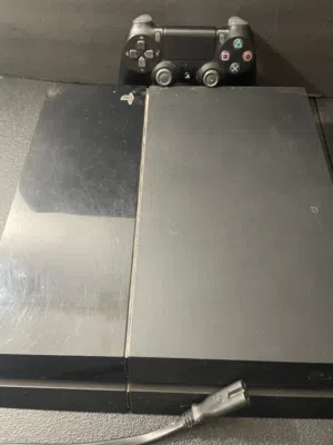 بلاي ستيشن 4 شبه جديده مو مفتوحه