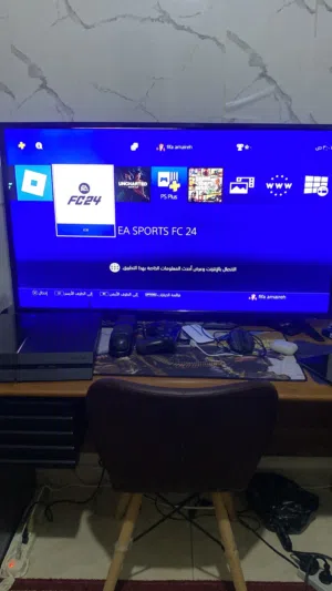 بلاستيشن 4 فات 500 جيجا بحاله وكاله مع العاب و كيبورد و ماوس اقرأ الوصف