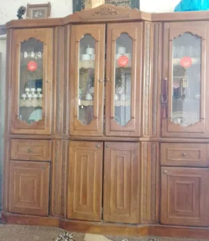بوفيه خشب.للبيع