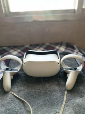 VR meta quest2 128gb have 10 games free.        clean condition for sale and exchange