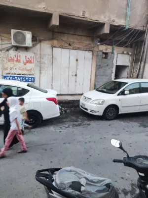محل للايجار العالية الشارع التجاري