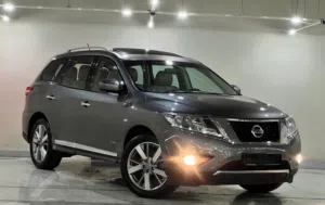 NISSAN PATHFINDER 2017 بحالة الوكالة
