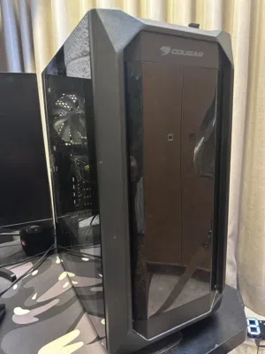 كمبيوتر كامل للبيع مع رامات 32GB السعر قابل للتفاوض سبب البيع للدراسه