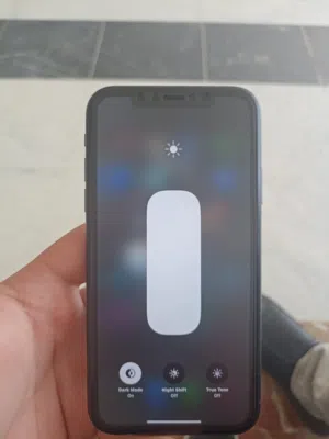 iPhone XR لا مفتوح ولا مصلح بطارية 84 اصلية مساحة تخزين 128 الهاتف لا يشتكي من شيء كل قطعة أصلية