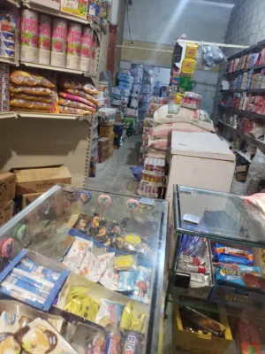 فتحات تجاريه بالايجار ويوجد بقالات للبيع مضمونه عملها بتجربه قبل الشراء وسوبرات جاهزه وبوفيات
