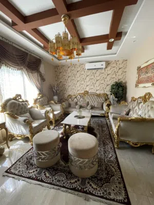 Sofa set for sale with tabel