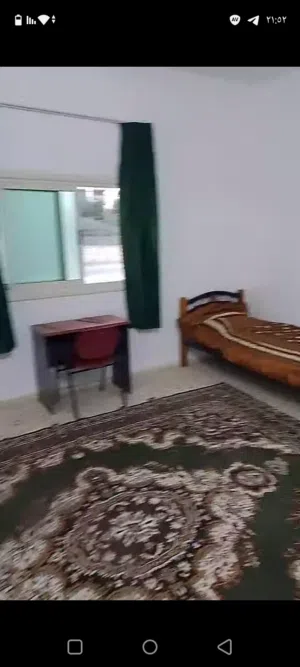 غرفة مفروشه للايجار بسكن مشترك مع طالبات