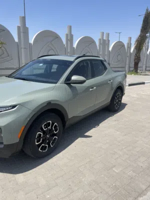 هونداي سانتا كروز 2022 مكينه 4 سلندر 2500 تيربو تعمل البانزين العادي مخزن خلفي داخل الصندوق