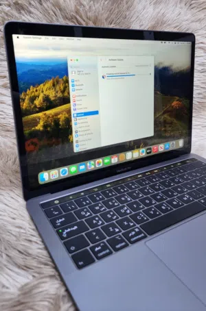 Apple MacBook Pro A1989 touch bar 2.7GHz speed 4type C ports retina display iris xe graphics 2018