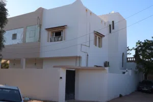 منزل دورين مفصولين للبيع داخل المخطط – خلف سوق تاجوراء ماركت وصولة للمنزلية