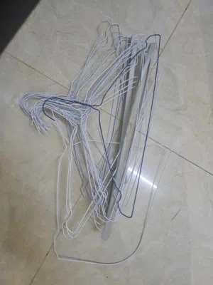 hangers all 10 Aed عشر دراهم