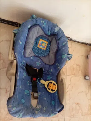 مريحة أطفال وكوت هزاز وبانيو