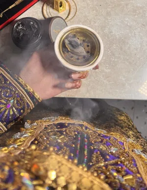 بخور و عود