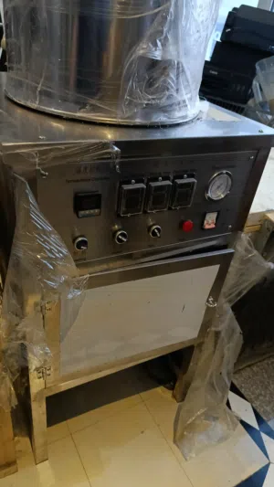 سخانات صناعيه كبيره عدد 2  ماكينة تقشير ثوم بالورق غير مستعمله  ماكينة تجفيف صحون بالورق غير مستعمله
